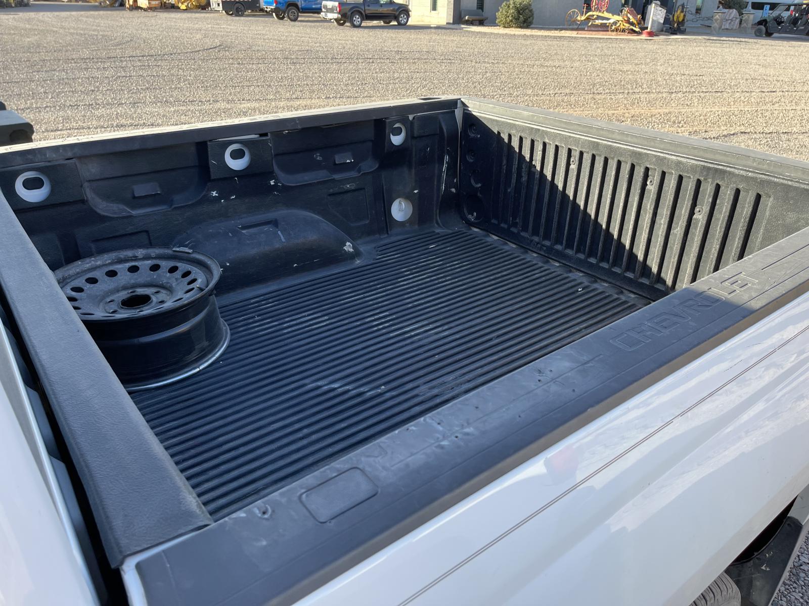 ./imagenes/INVOICE/2019/17928/CHEVROLET-SILVERADO-1500 (9).JPG